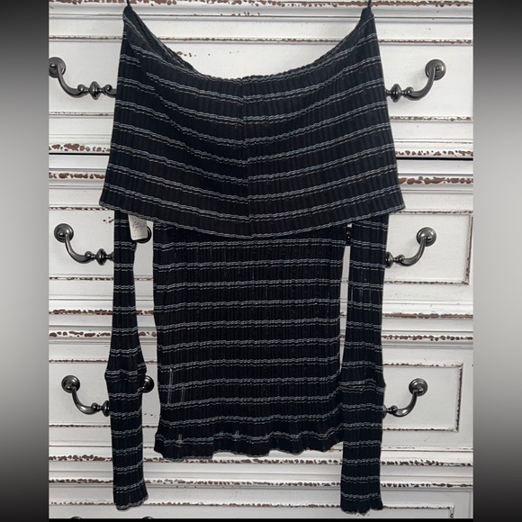 New 🖤💙 free people off the shoulder top size large - Picture 4 of 16